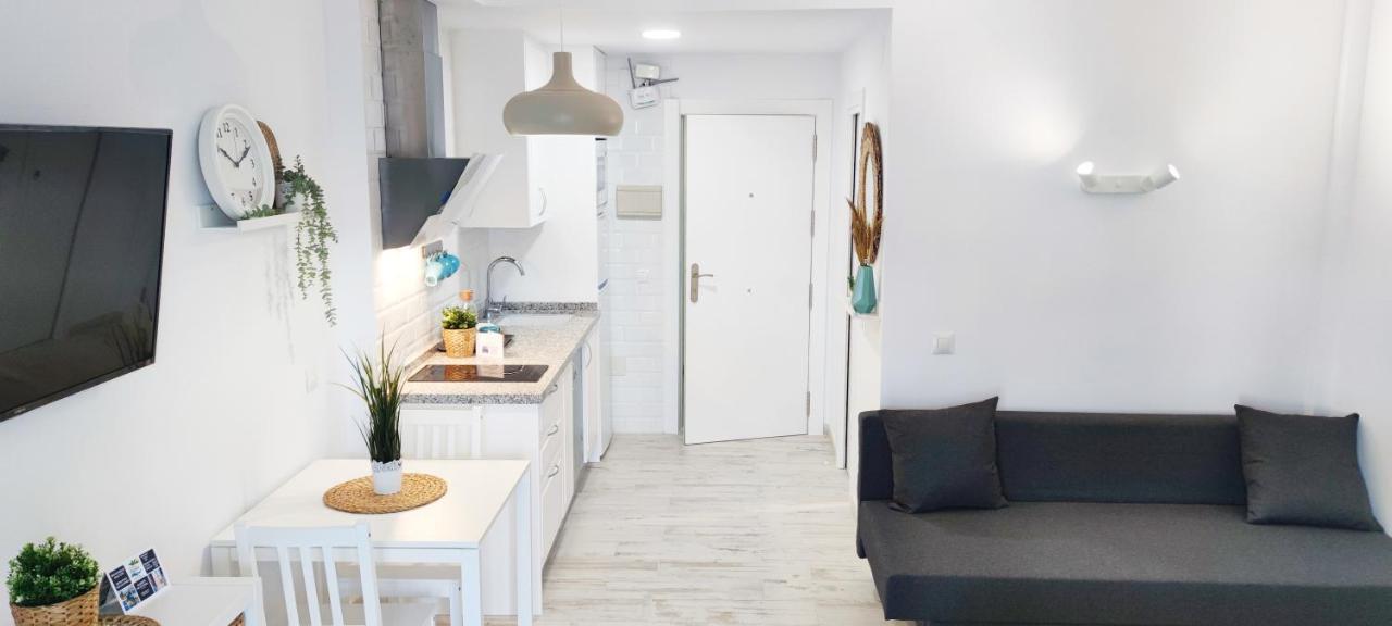 El Estudio De La Playa Benalbeach Holidays Paradise Benalmadena Bagian luar foto