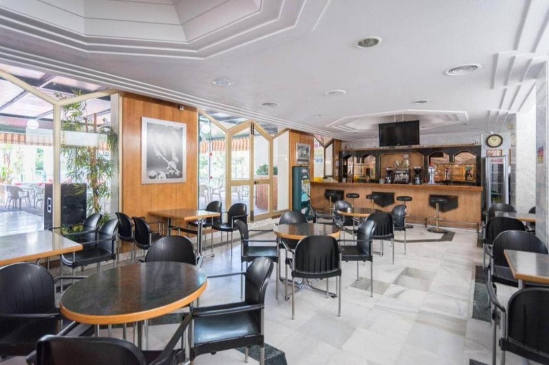 El Estudio De La Playa Benalbeach Holidays Paradise Benalmadena Bagian luar foto