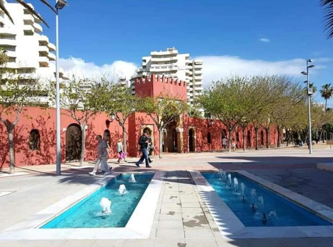 El Estudio De La Playa Benalbeach Holidays Paradise Benalmadena Bagian luar foto