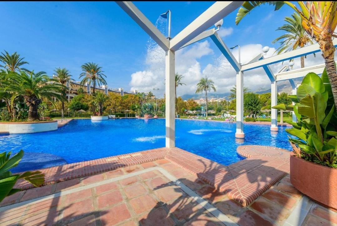 El Estudio De La Playa Benalbeach Holidays Paradise Benalmadena Bagian luar foto